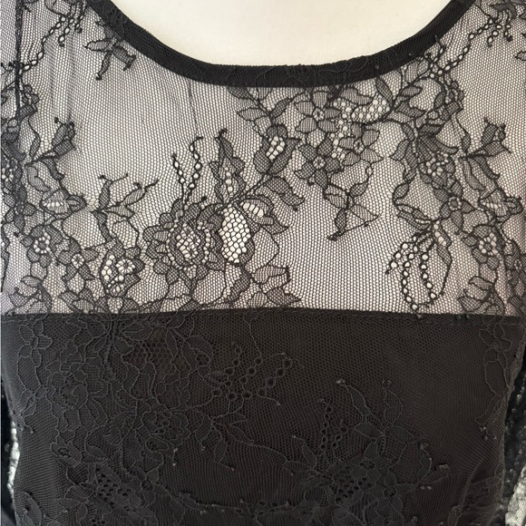 Medium H&M Divided Black Floral Lace Sheer Crop Top - Picture 3 of 10